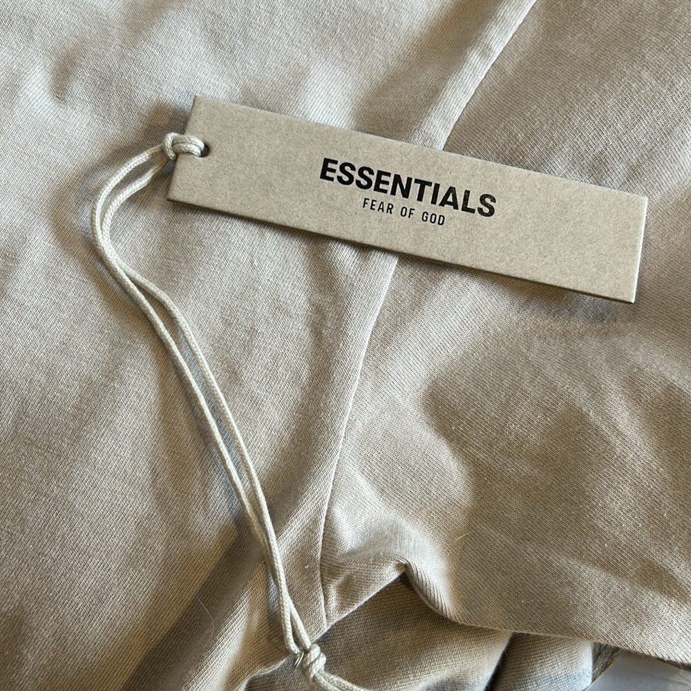 Essentials fear of god t shirt size large - Picture 8 of 8